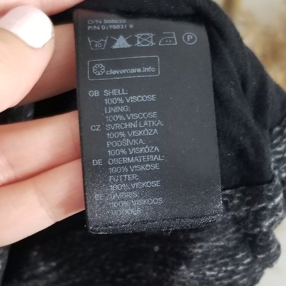 H&M Scoop Neck Black White 3/4 Sleeves Business Casual Office Lightweight Top - Picture 3 of 8